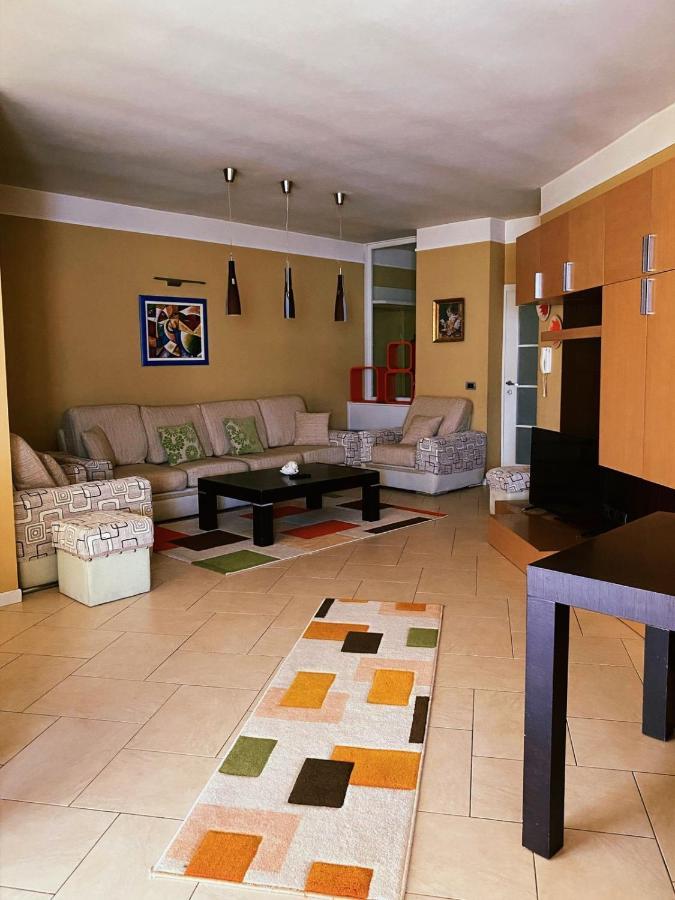 Sunshine Place Елбасан Екстериор снимка